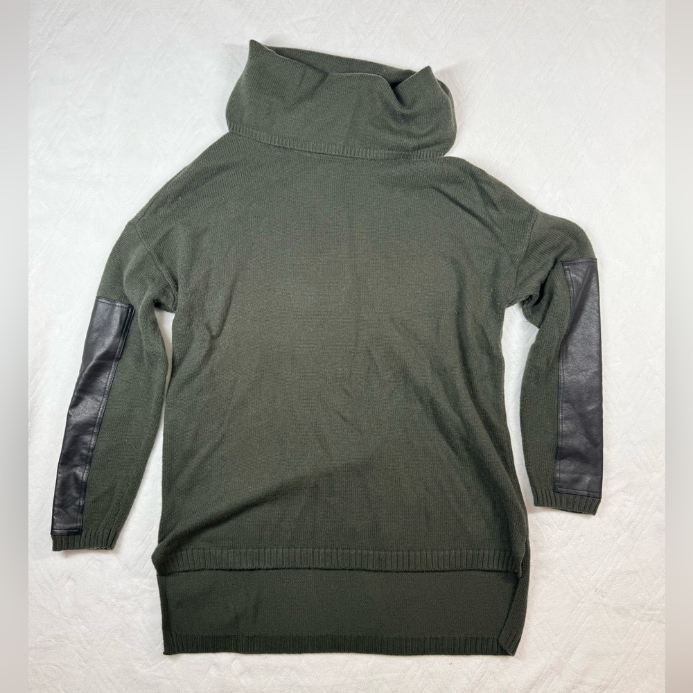 BCBG MAXAZRIA Womens M Green pullover turtleneck sweater Grandpacore merino wool